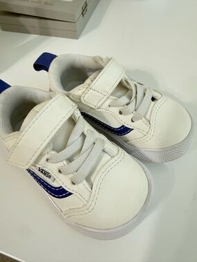 Vans Kids White Sneakers with Navy Stripe